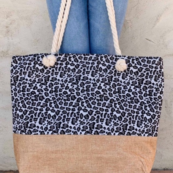 Ready for the 🏖 Beach/Pool. Leopard Canvas Totes - Picture 5 of 7